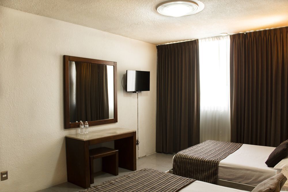 Hotel El Monte Salamanca Buitenkant foto