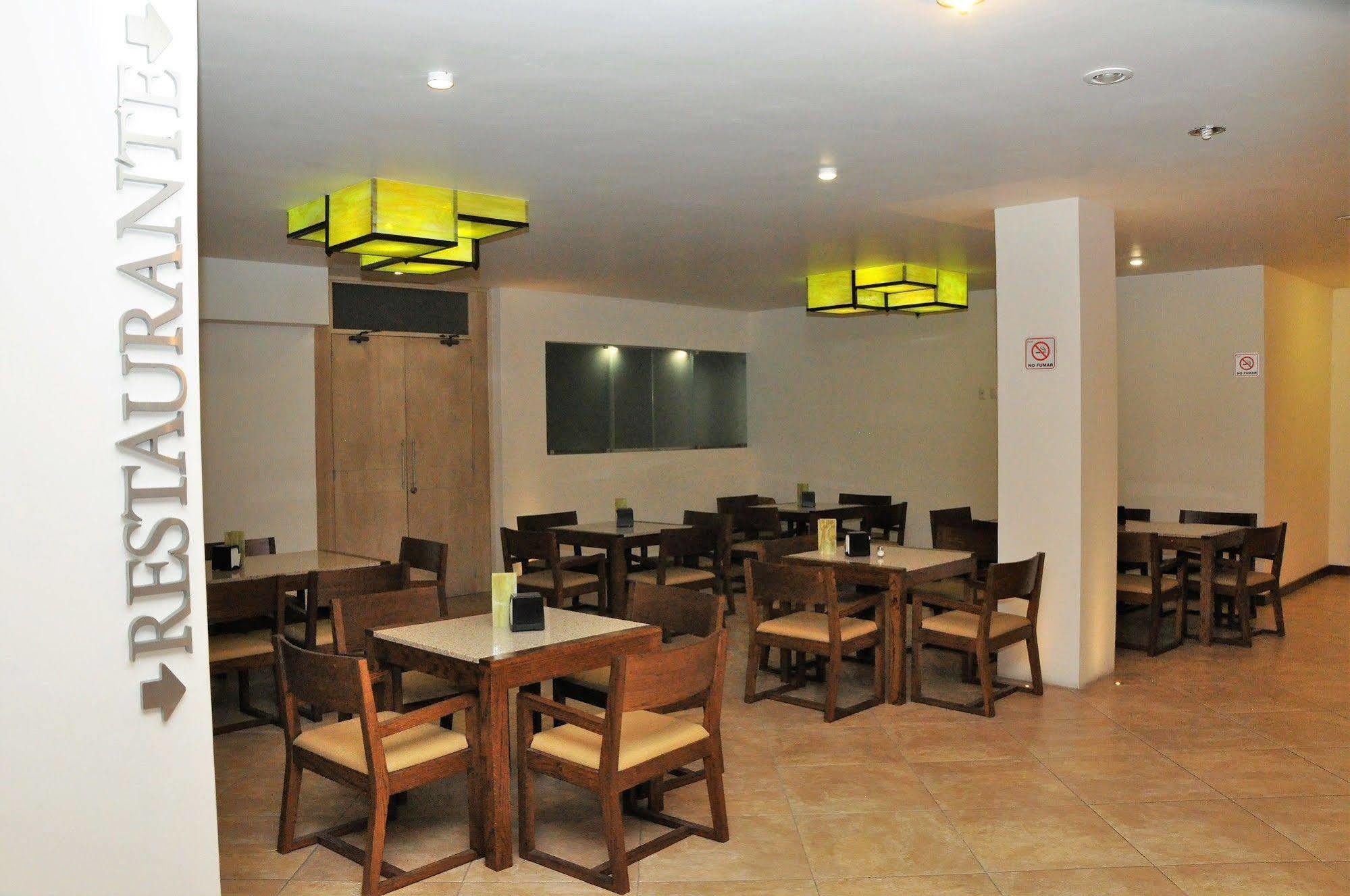 Hotel El Monte Salamanca Buitenkant foto